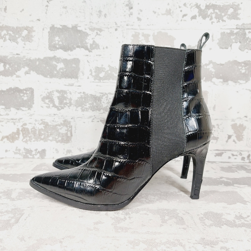 New 42 GOLD Kensington In Black Leather Chelsea Boot H227